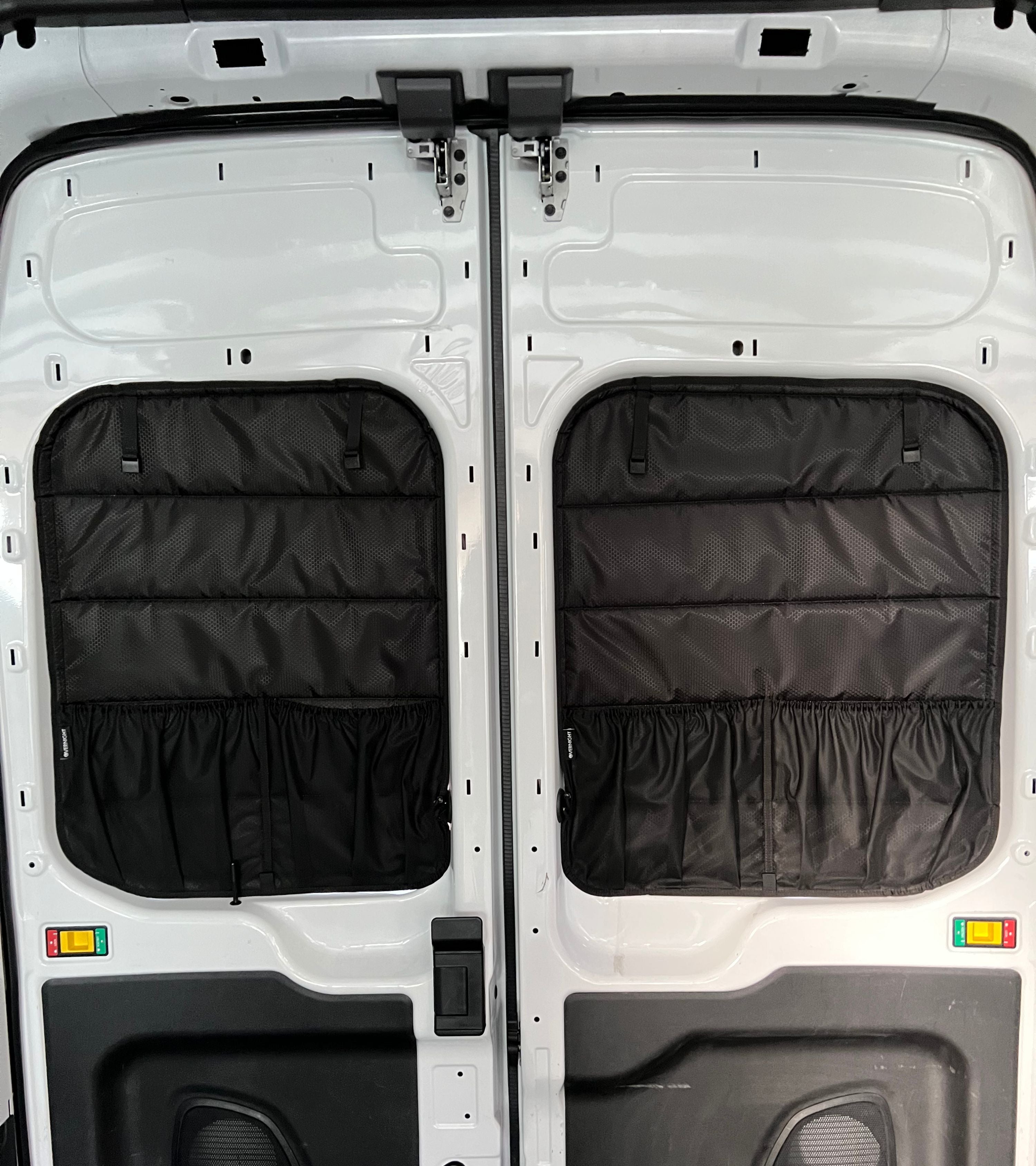 Transit 2015+ rear windows (Medium/high roof)