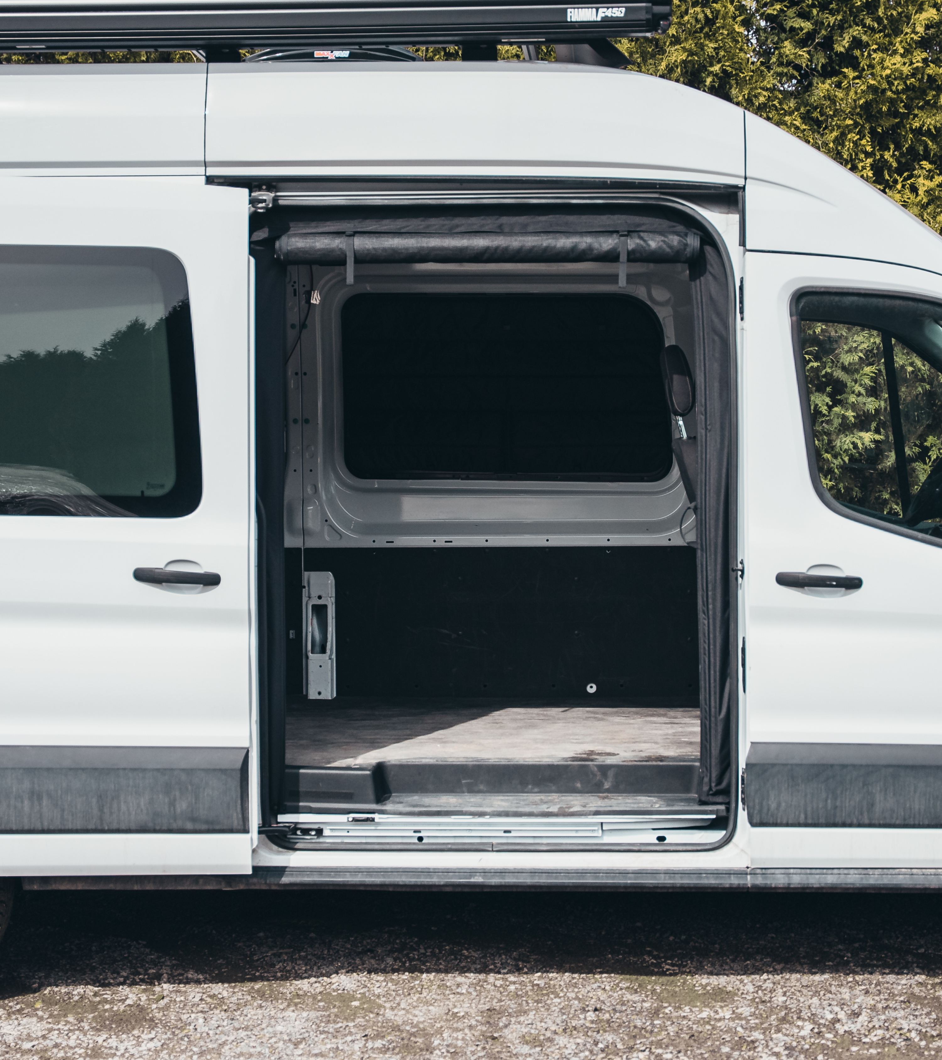 Transit side door screen
